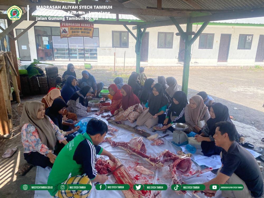 Mas Syech Tambuh Gelar Penyembelihan Hewan Qurban, Sembelih 4 Ekor Kambing